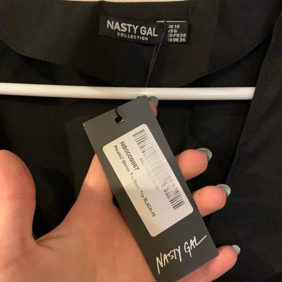 SOLD ⭐️ Nasty Gal Pleated Sleeve Top - Picture 6 of 6